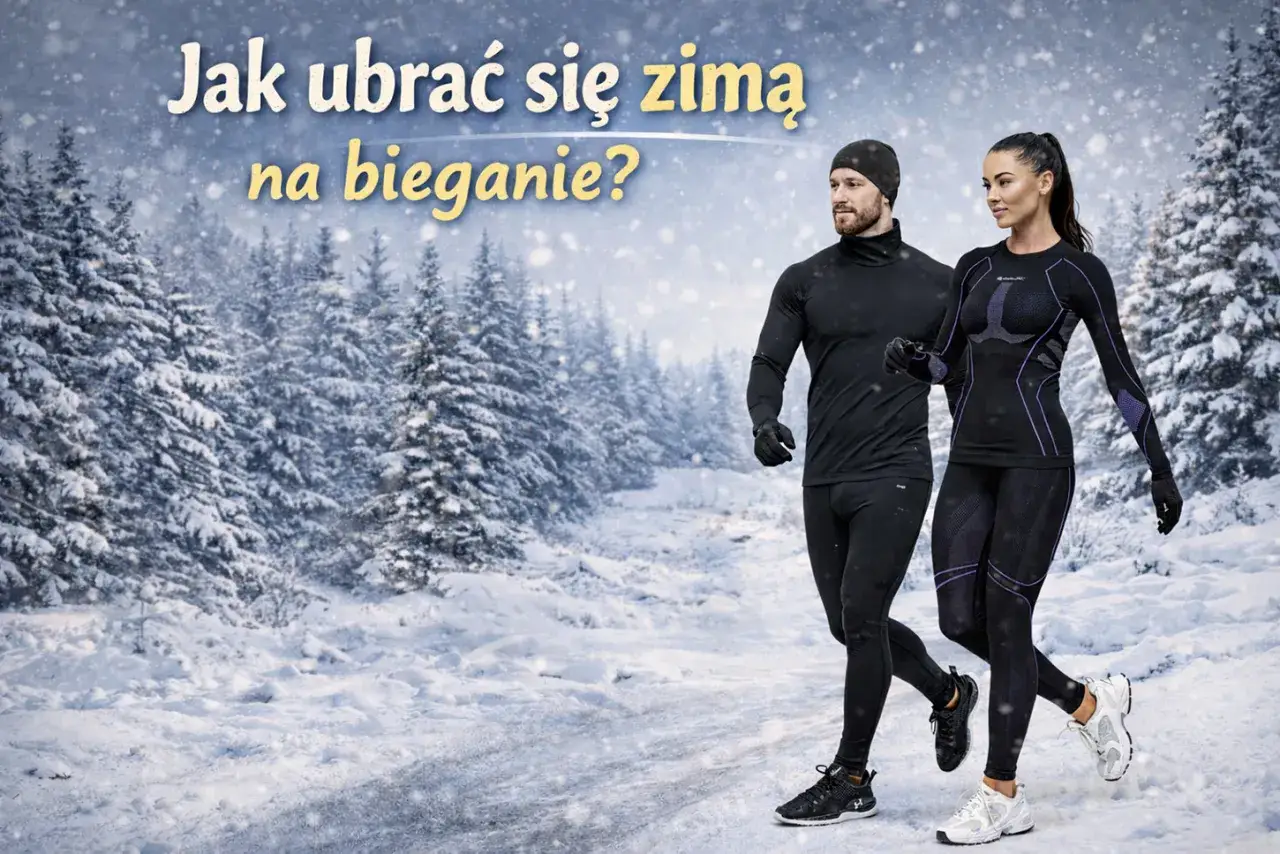 Para biegnie przez zaśnieżony las. Ona w czarnym stroju z fioletowymi wstawkami, on w czarnym. Idealni na bieganie na mrozie.