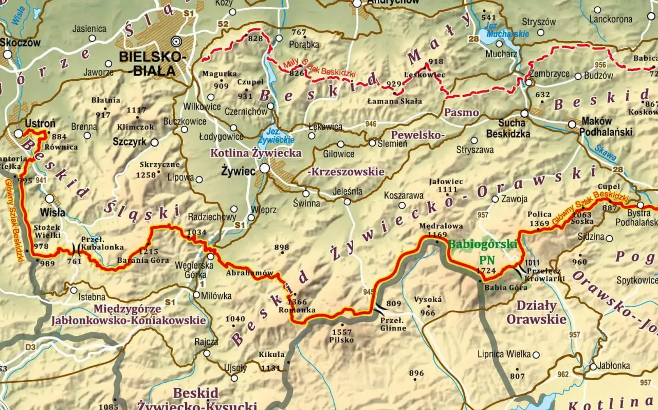Mapa turystyczna z zaznaczonym Głównym Szlakiem Beskidzkim, prowadzącym przez malownicze tereny Beskidu Śląskiego i Żywieckiego.